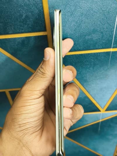 Vivo v30e mobile 12/256/gb 10 by 10 condition urgent sale