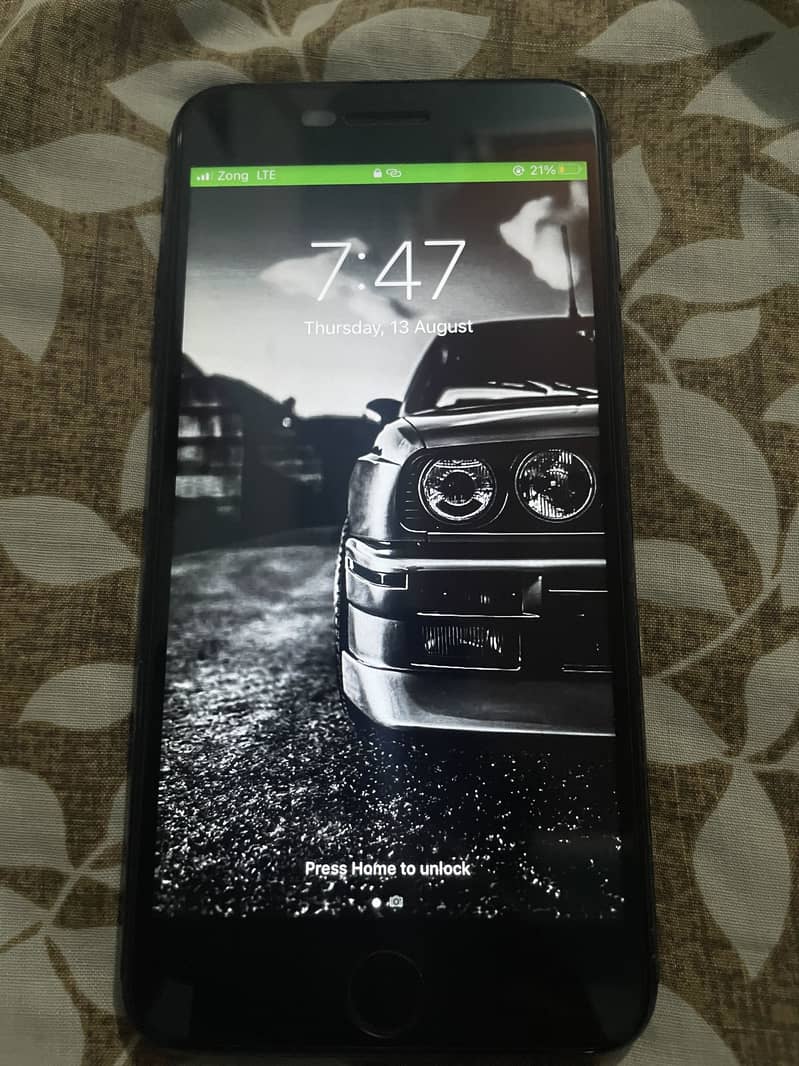 Apple iPhone 7 Plus 1