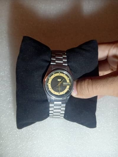 VINTAGE SEIKO 5 AUTOMATIC WATCHES  MADE IN JAPAN