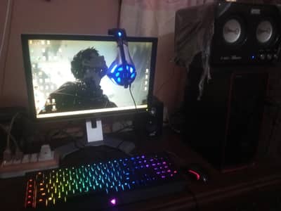 Full setup, i5 6gen Dell inspirion 3650 and dell 21inch lcd.