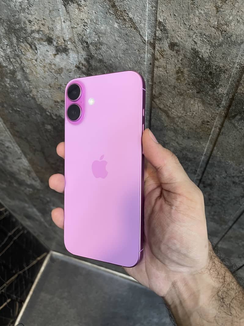 Apple iPhone 16 Plus 0
