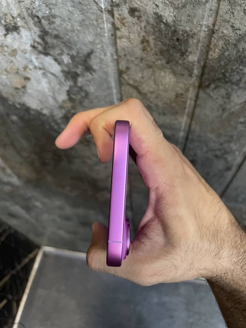 Apple iPhone 16 Plus 1