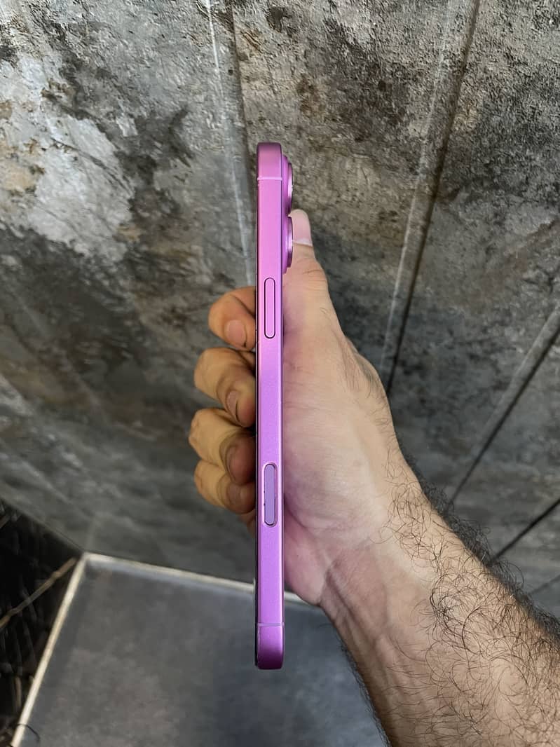 Apple iPhone 16 Plus 4