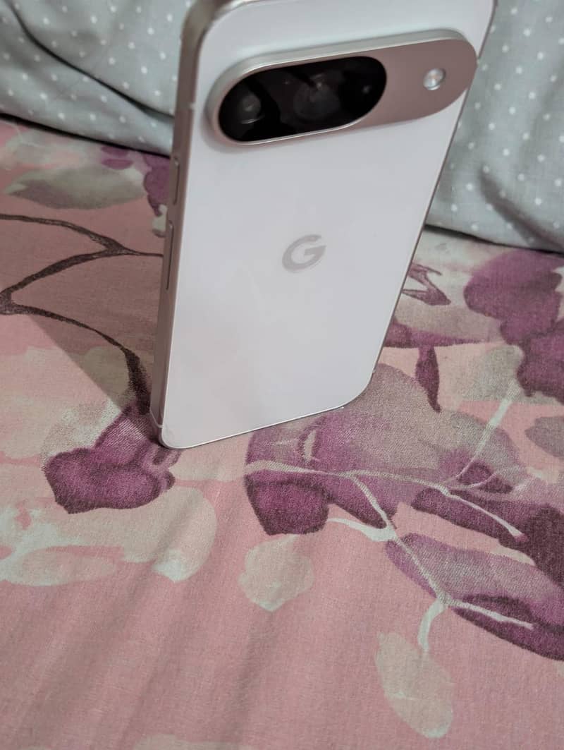 Google Pixel 9 4
