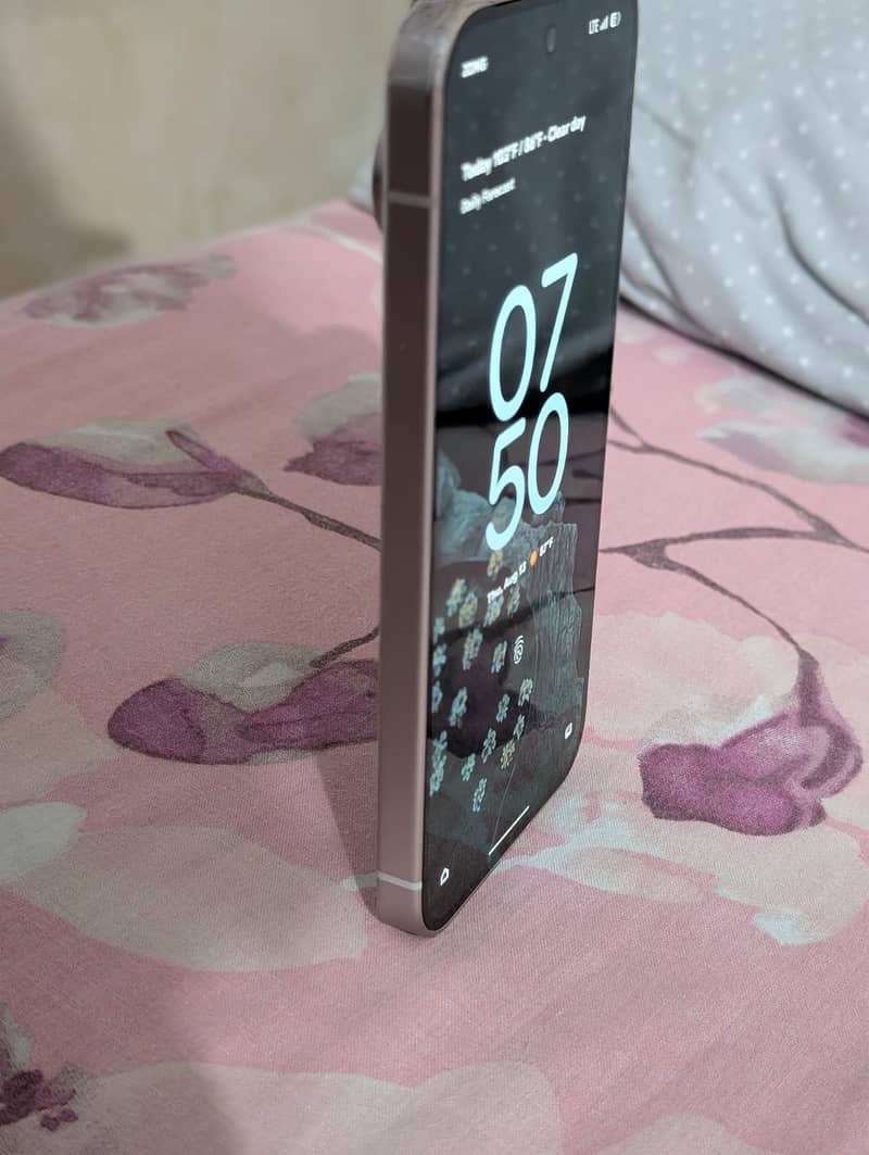 Google Pixel 9 5