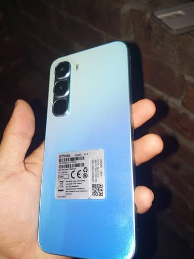 Infinix hot 60pro 10v10 condition box charger
