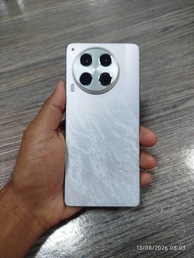 Tecno Camon 30 0