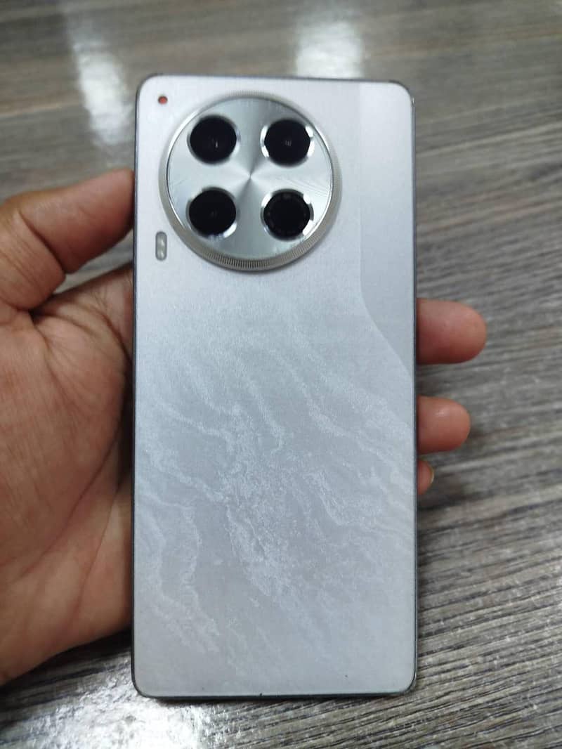 Tecno Camon 30 5