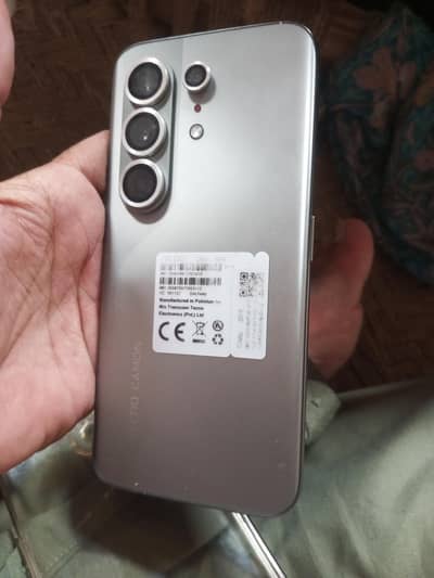 canon 50 pro condition 10 by 10 no falt