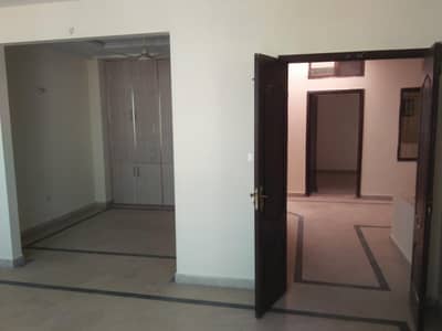 two room attached wash room kitchen for rent office or bachelor