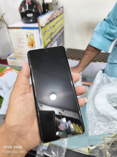 Vivo V40e