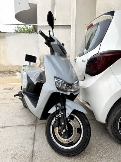 Okla OKT Electric Scooter 2026 – Only 1900 km– Multan