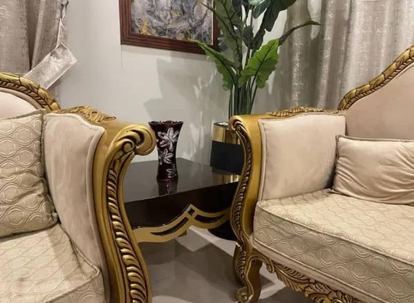 7 seaters sofa with Table 5
