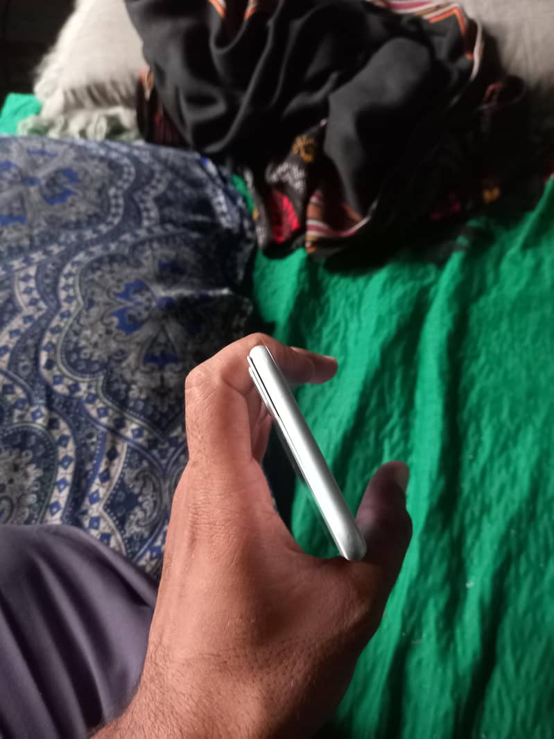 Iphone 8plus pta ok 3