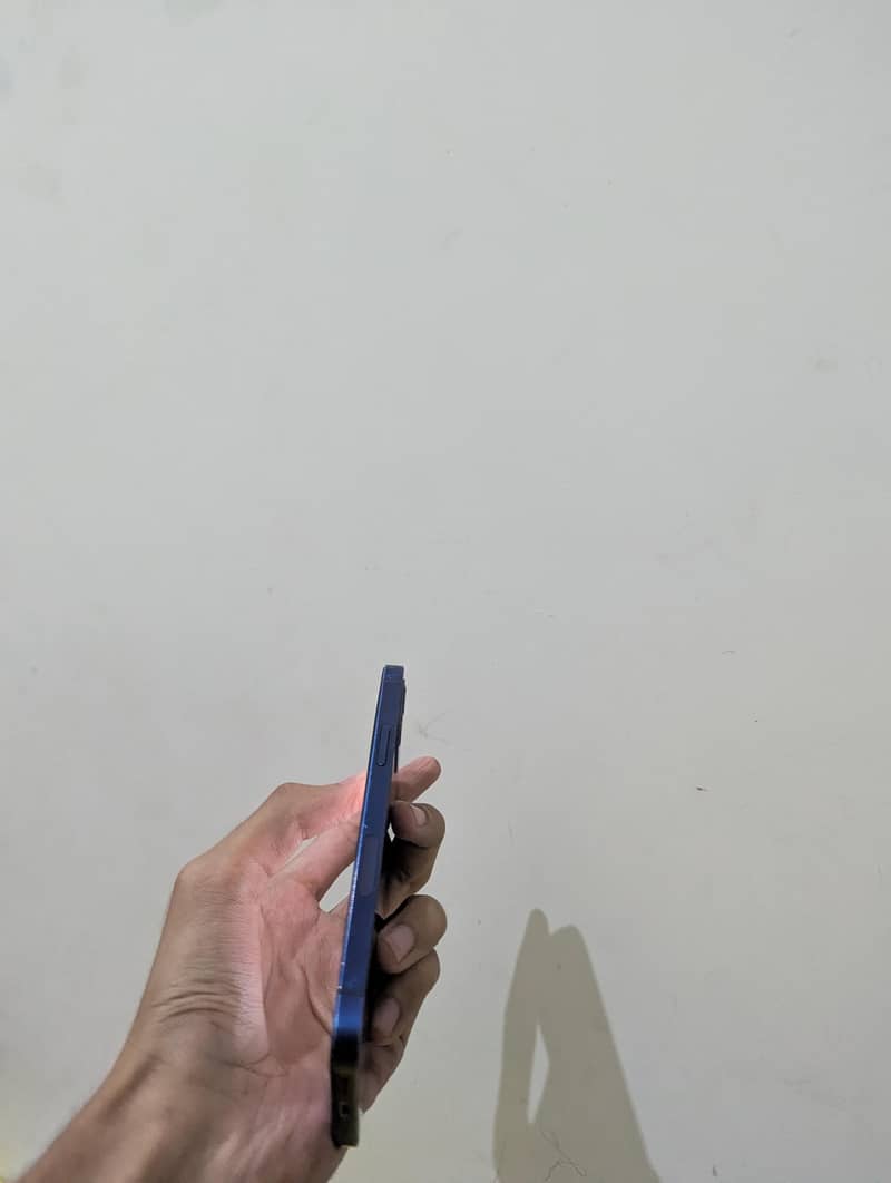 Apple iPhone 12 2