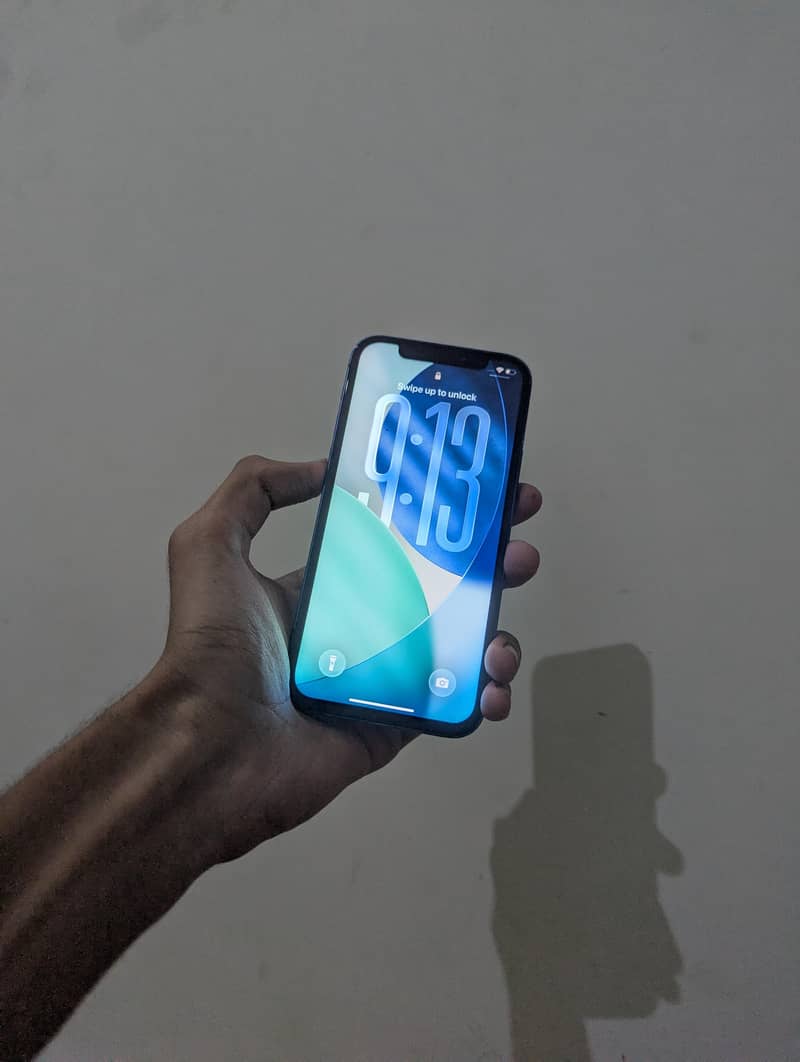 Apple iPhone 12 6