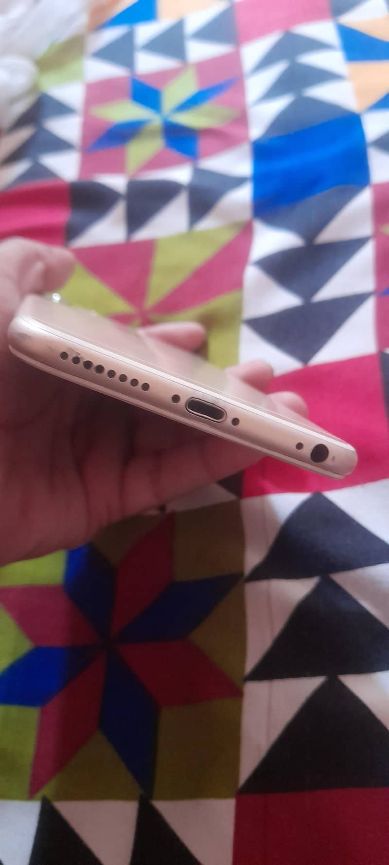 Apple iPhone 6 Plus 1