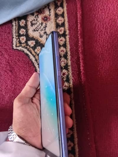 Vivo V21