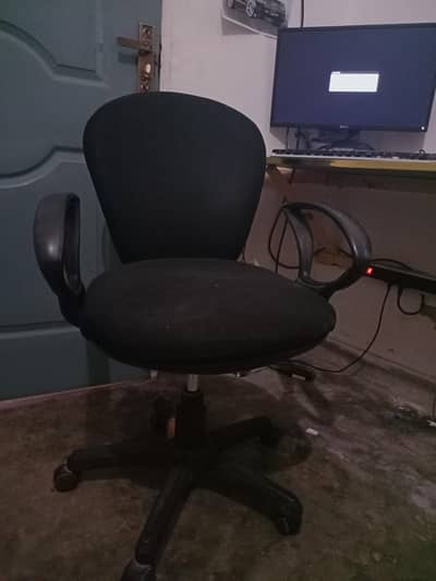 very comfortable and good condition chair in reasonable price