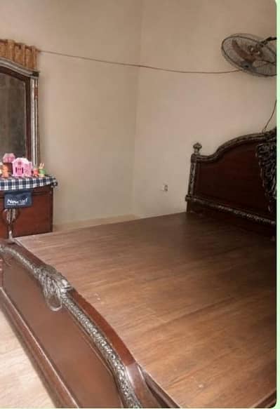 Woden Bed w o mattress