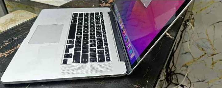 MacBook pro 2015 i7 15 inch 16gb ram 512gb 2gb graphics card