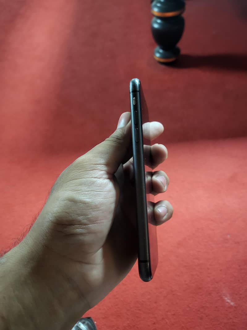 Apple iPhone 11 3