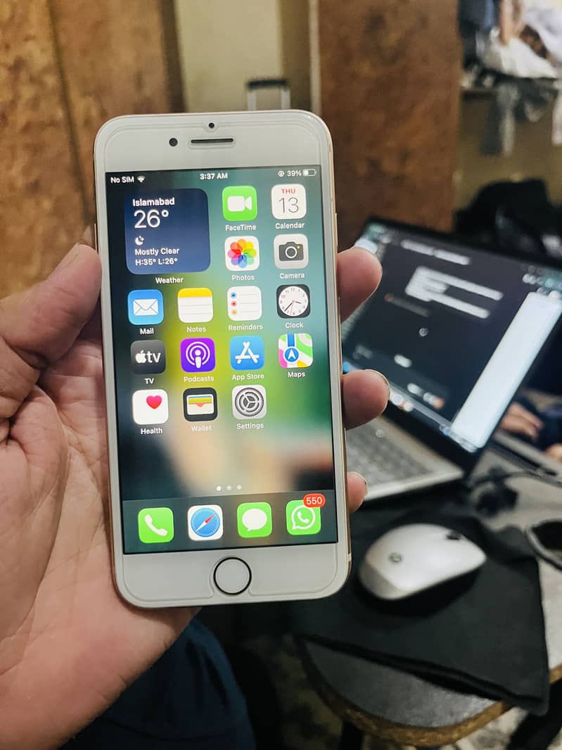 Apple iPhone 8 Plus 1