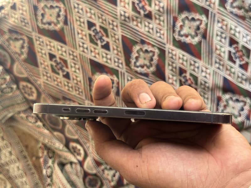 Apple iPhone 14 Pro Max 3