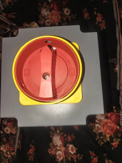 Isolatir Switch for Out door 3phas Fans / motors