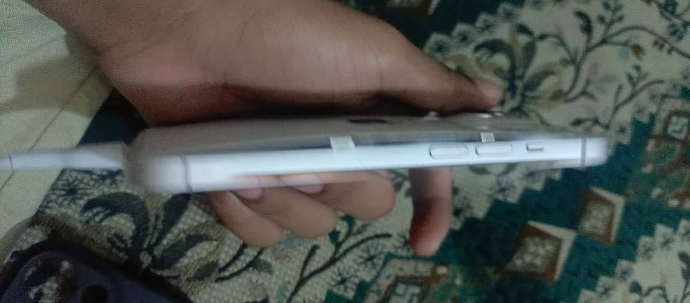 Apple iPhone 14 12