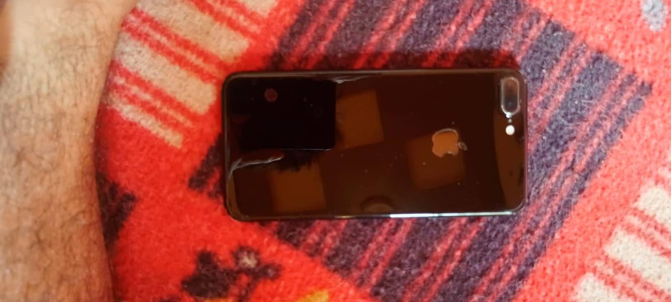 Apple iPhone 7 Plus 1