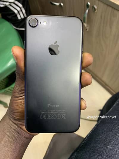 Apple iPhone 7