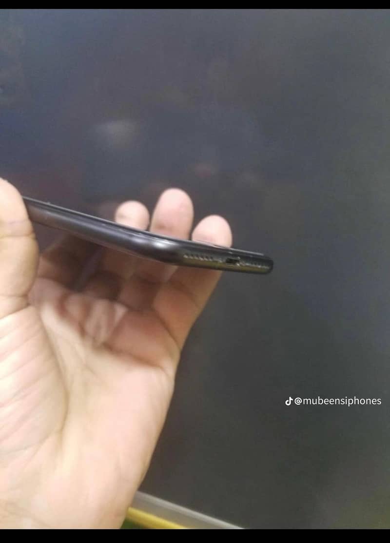 Apple iPhone 7 1