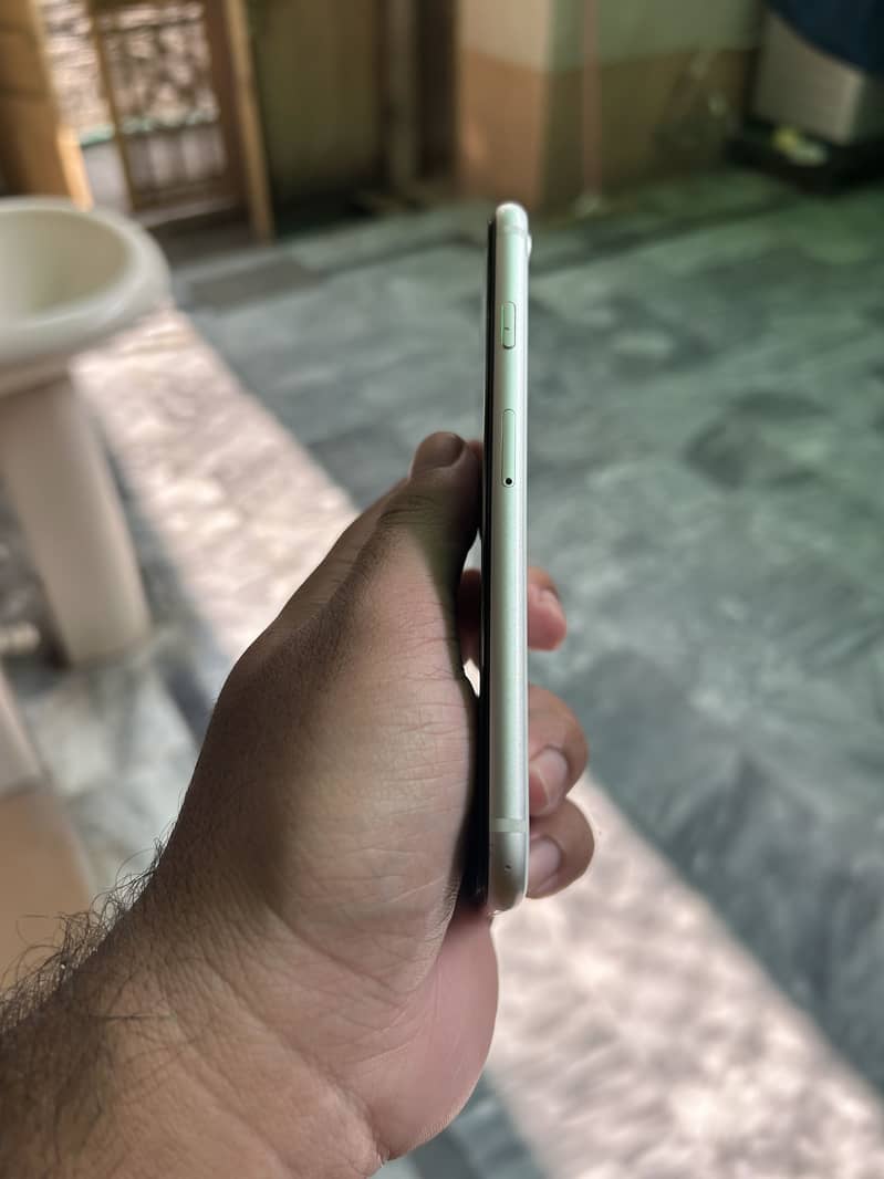 Apple iPhone SE 3