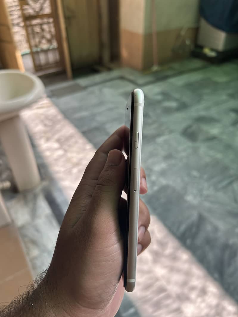 Apple iPhone SE 4