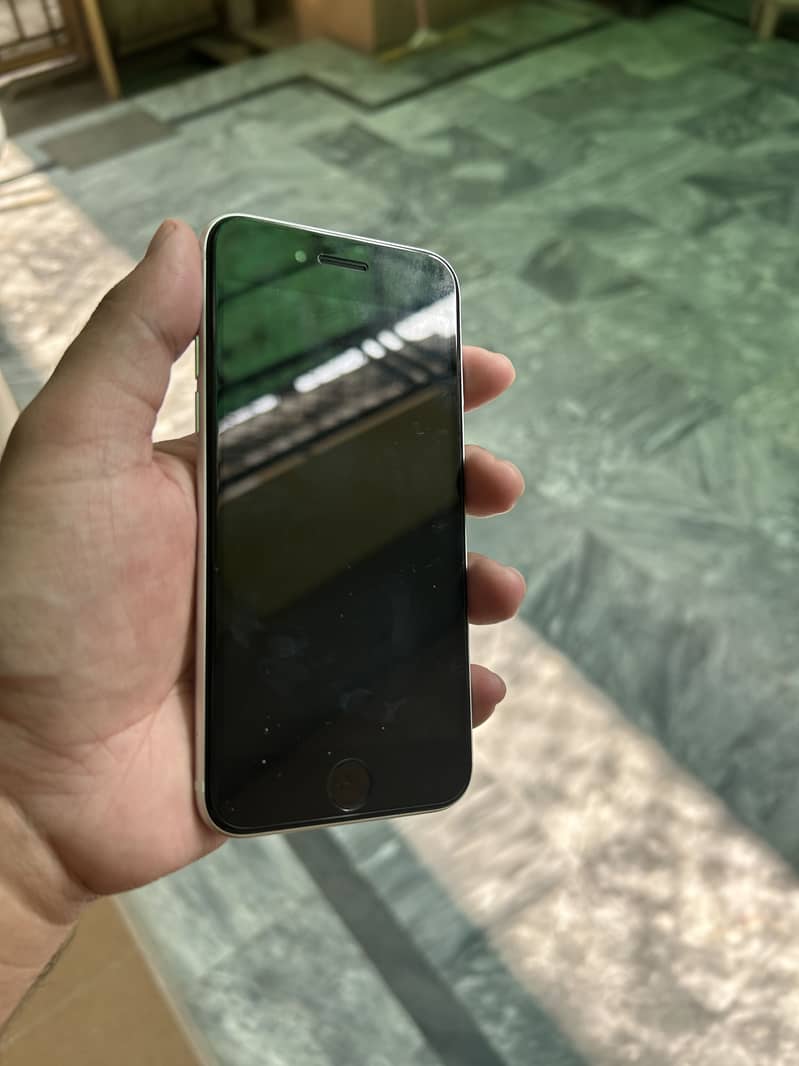 Apple iPhone SE 7