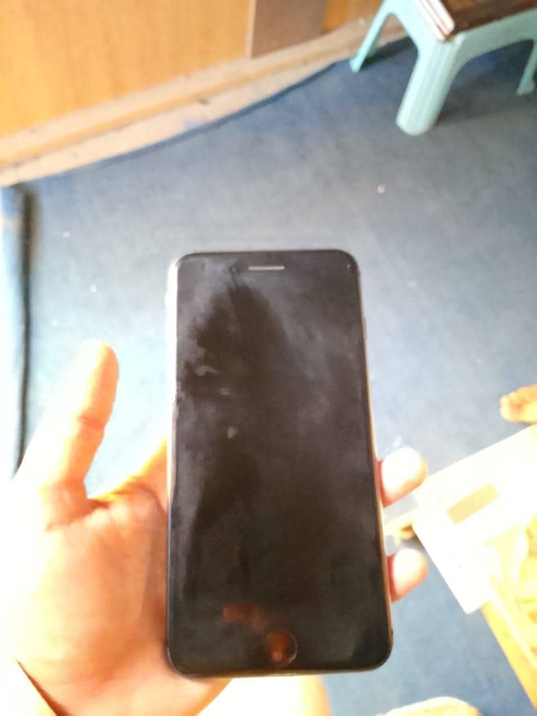 Apple iPhone 8 Plus 2