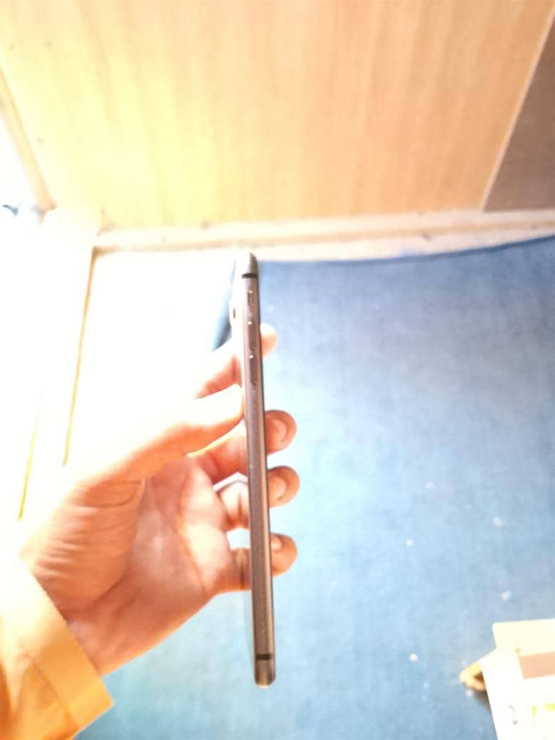 Apple iPhone 8 Plus 3