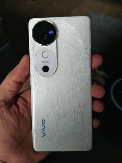 Vivo V40
