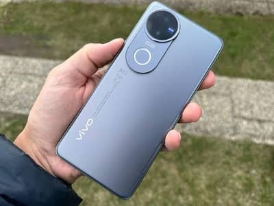 Vivo V50