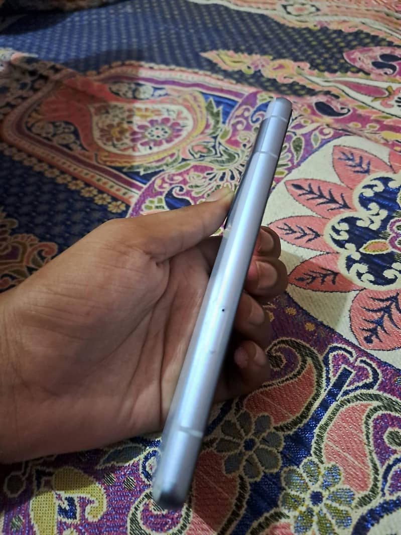 Google Pixel 7a 1