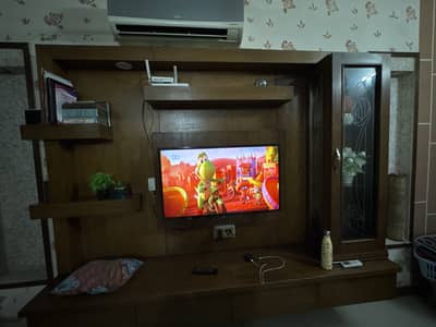Samsung 34 inch tv with original remote good condition