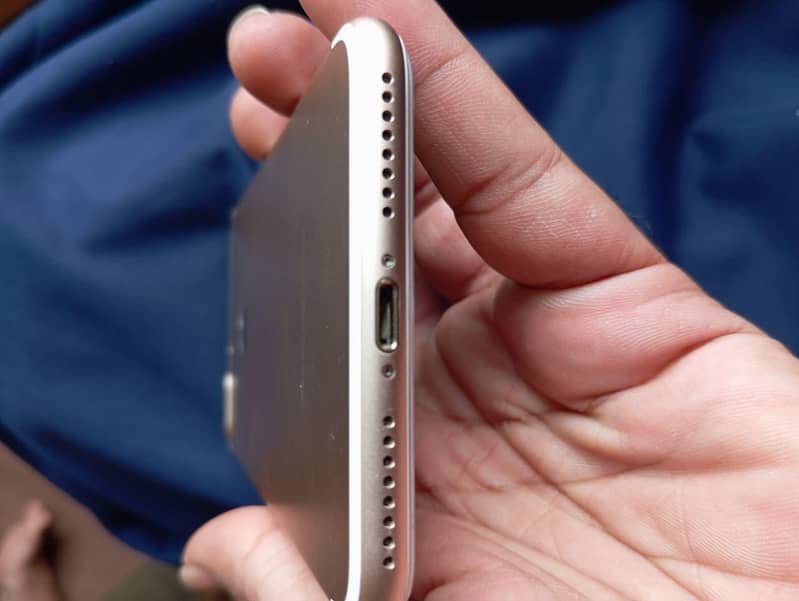 Apple iPhone 7 Plus 3