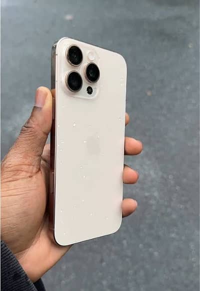 Apple iPhone 16 Pro Max