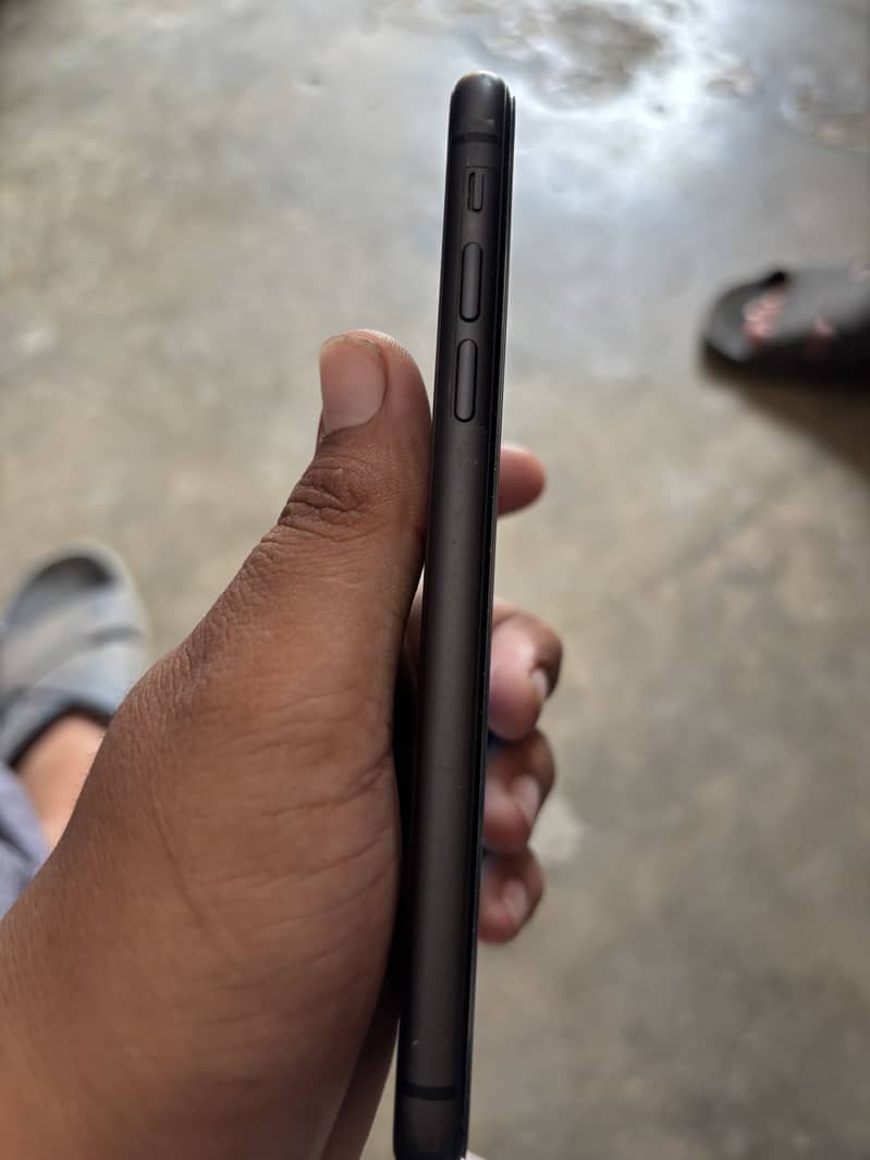 Apple iPhone 11 5