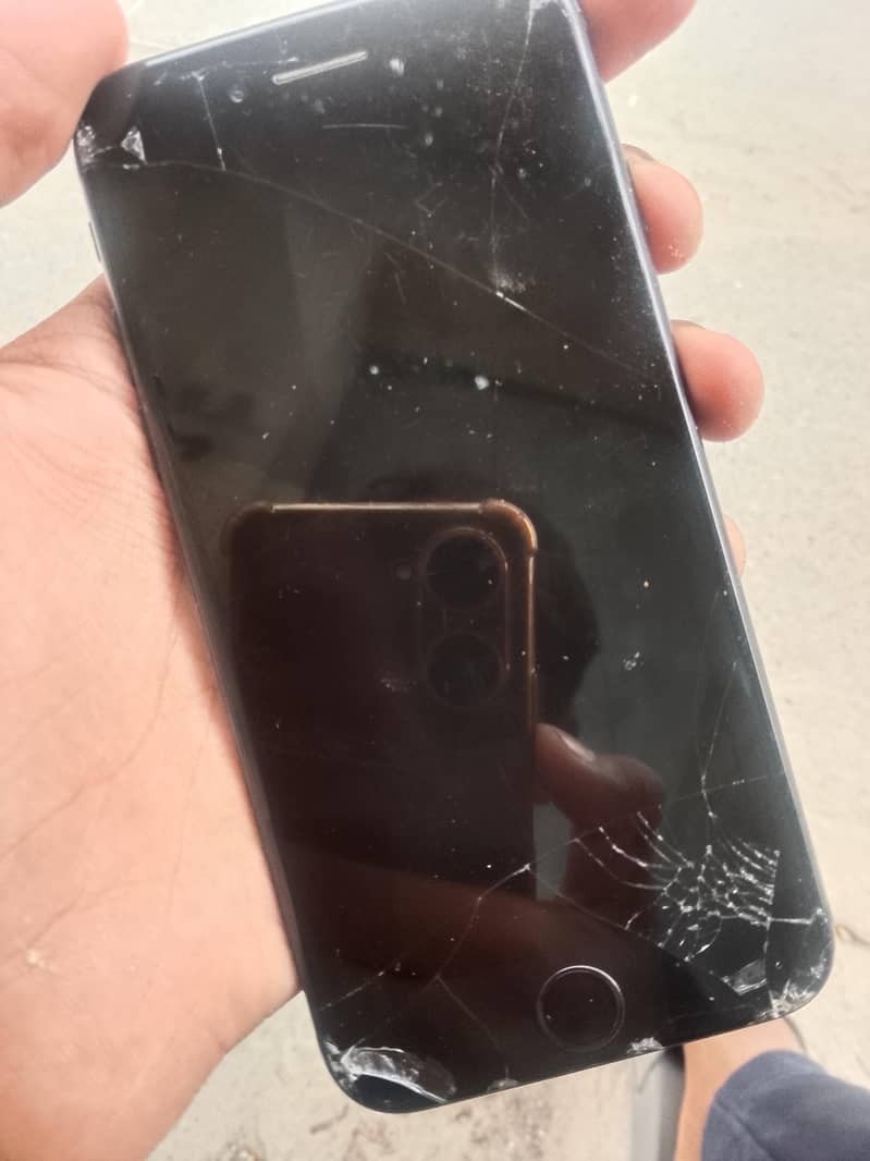 Apple iPhone 7 1