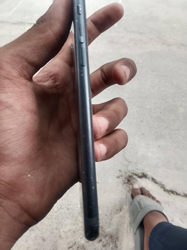 Apple iPhone 7 2