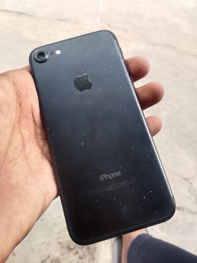 Apple iPhone 7 3