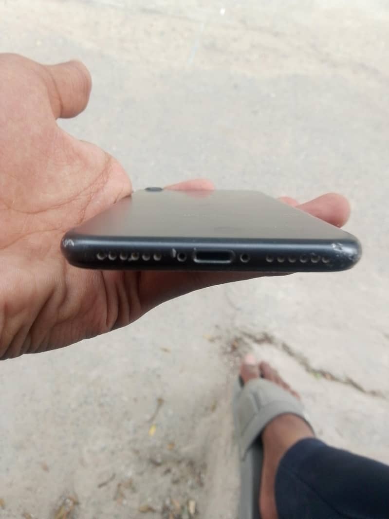 Apple iPhone 7 4