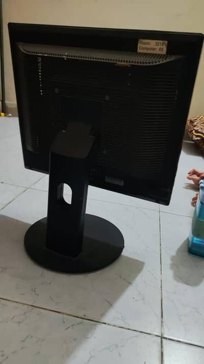 L . C. D  sale for computer urgent